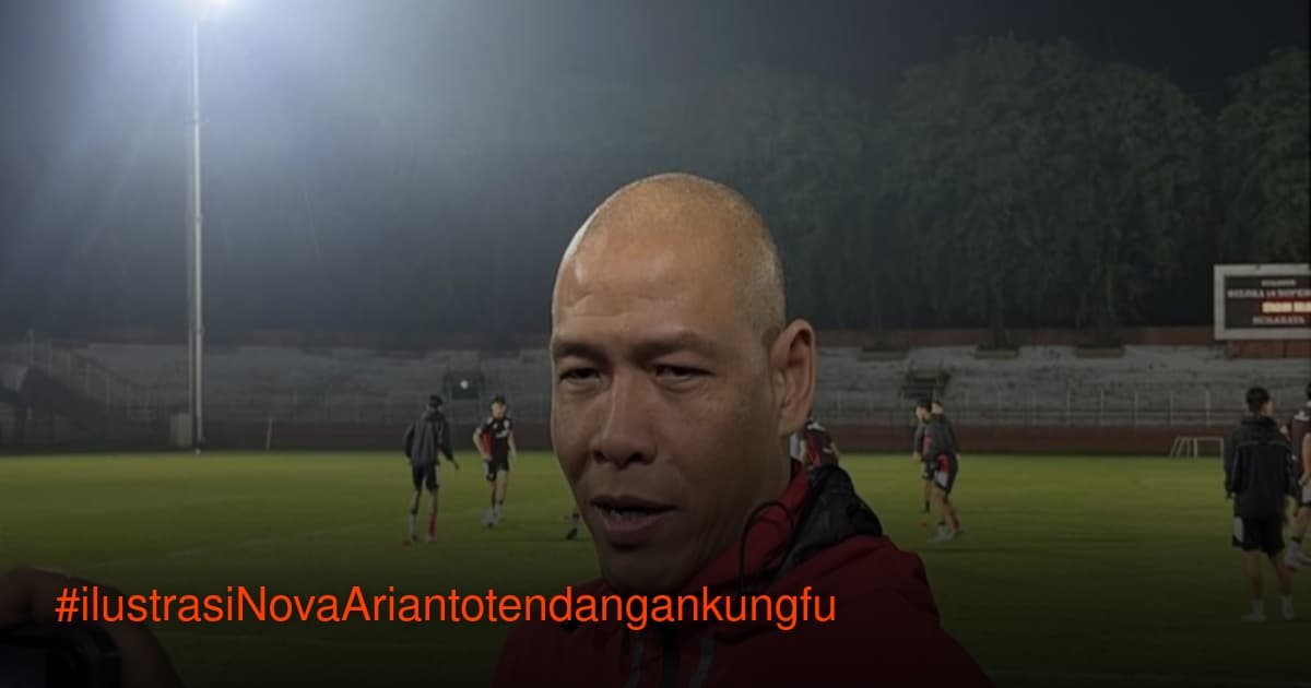 Pelatih Timnas Indonesia U-20 Nova Arianto memberikan pernyataan pers