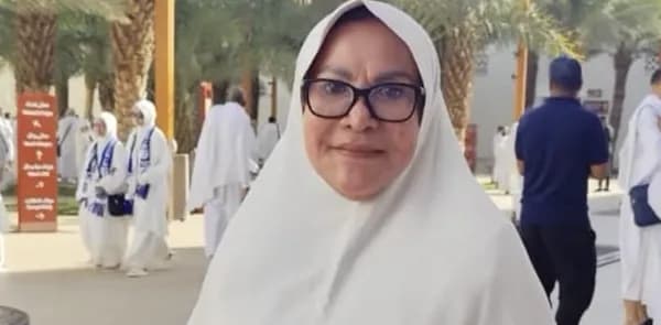 Potret komedian senior Mpok Atiek