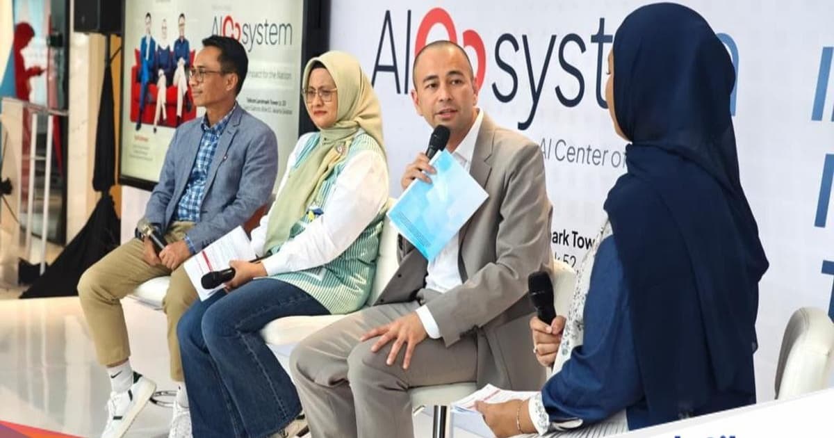 Utusan Khusus Presiden Raffi Ahmad berbicara di acara peluncuran AIcosystem Telkom