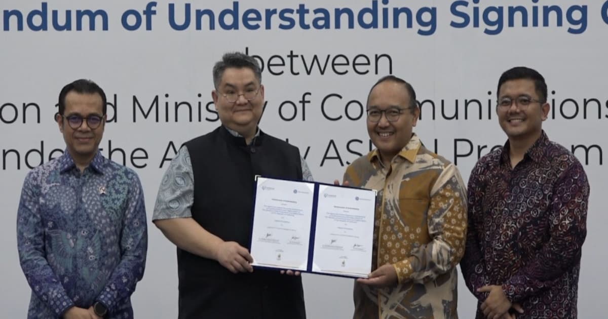 Penandatanganan nota kesepahaman Komdigi dan ASEAN Foundation untuk pelatihan AI di Jakarta