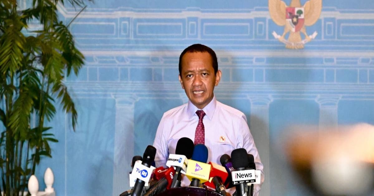 Presiden Prabowo Subianto memimpin rapat terbatas tentang energi alternatif di Istana Kepresidenan