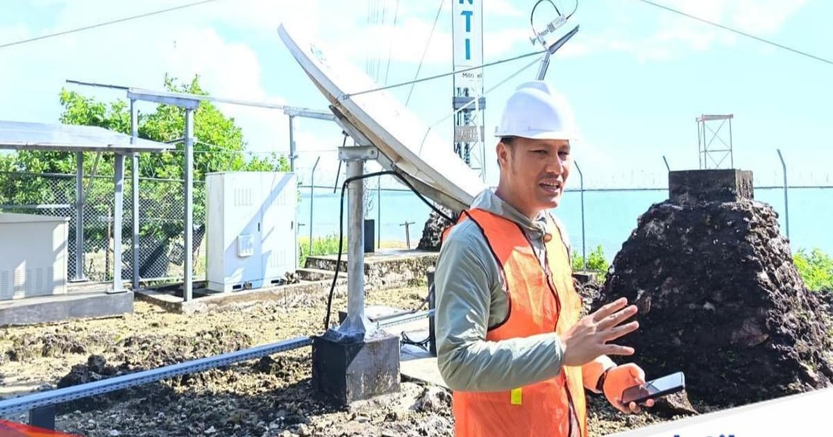 Pelaksana Tugas Direktur Infrastruktur BAKTI Komdigi Darien Aldiano di Pulau Maratua