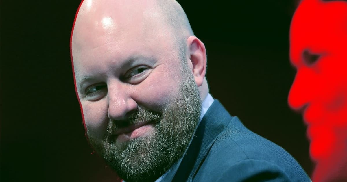 Ilustrasi Marc Andreessen dengan ekspresi tersenyum, partner Andreessen Horowitz