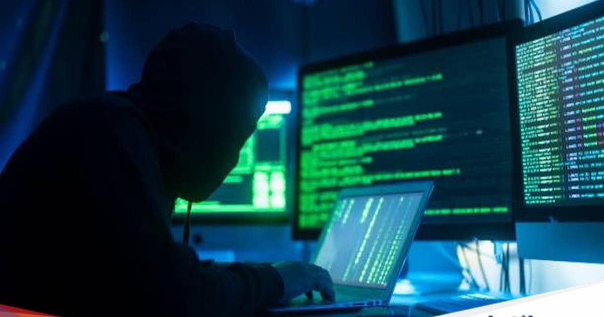 Ilustrasi kelompok hacker ransomware menyerang sistem komputer dengan wallpaper anime sebagai umpan