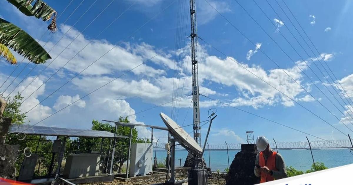 Ilustrasi infrastruktur satelit Bakti Komdigi untuk konektivitas digital di daerah 3T