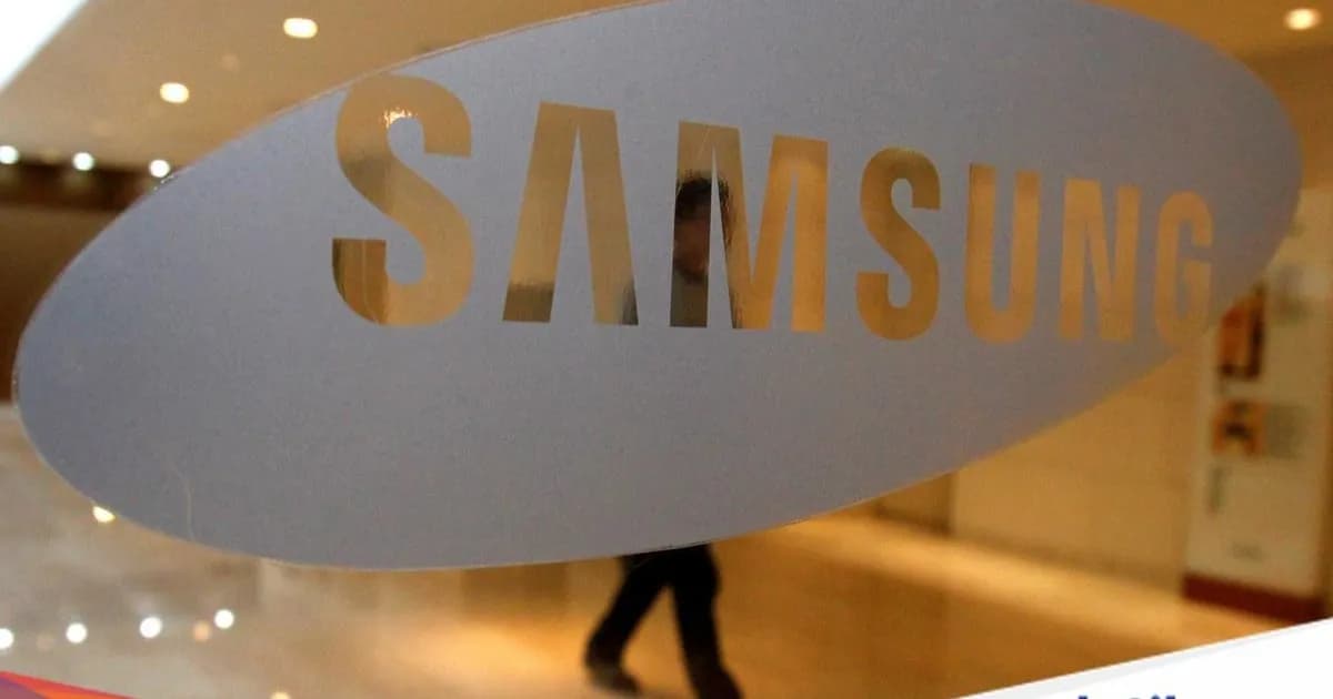 Ilustrasi logo Samsung di kantor pusat Seoul dengan latar belakang gedung perkantoran