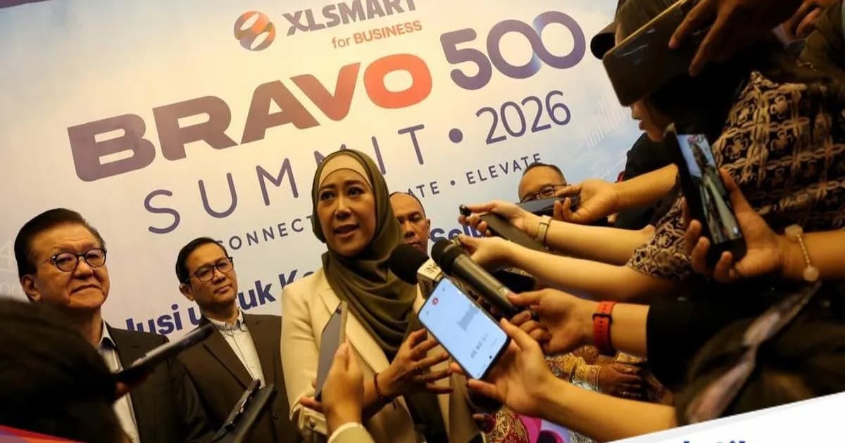 Menteri Komunikasi dan Digital Meutya Hafid membuka XLSmart Bravo 500 Summit