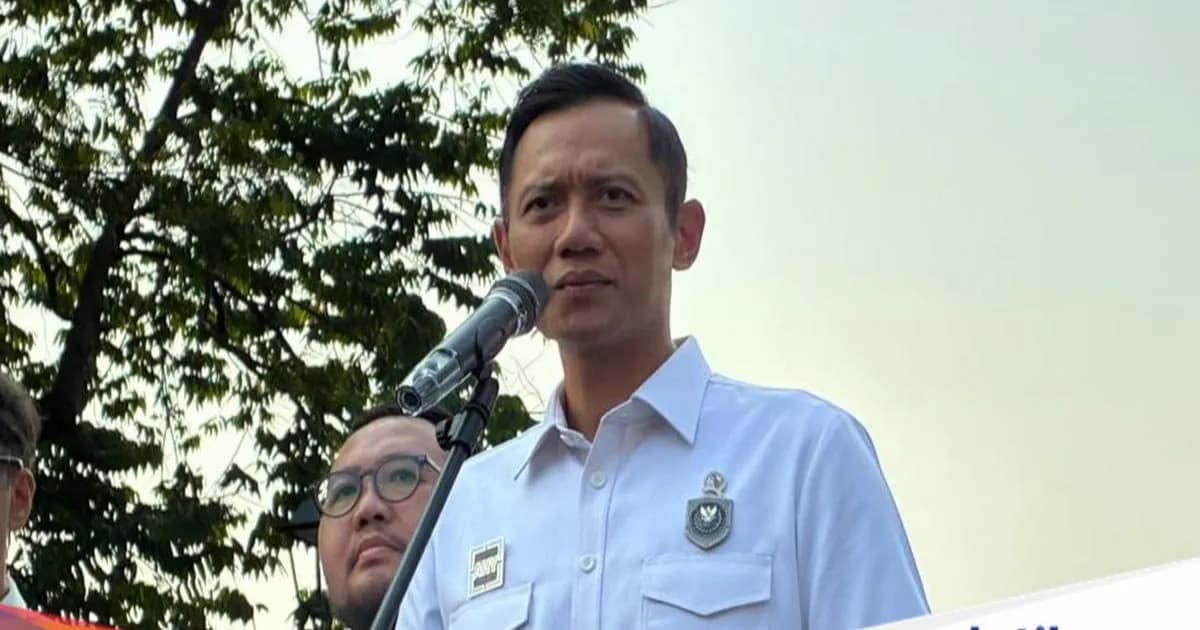 Menteri Koordinator Bidang Infrastruktur dan Pembangunan Kewilayahan Agus Harimurti Yudhoyono (AHY) menyampaikan optimisme tentang industri baterai dan kendaraan listrik Indonesia dalam konferensi pers.