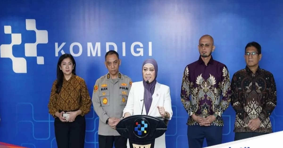 Menkomdigi Meutya Hafid memberikan keterangan pers tentang pembentukan tim gabungan berantas spam judol