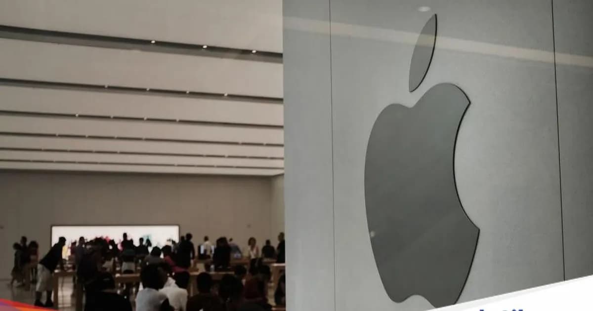 Logo Apple di toko New York terkait rilis darurat iOS 26.5.2
