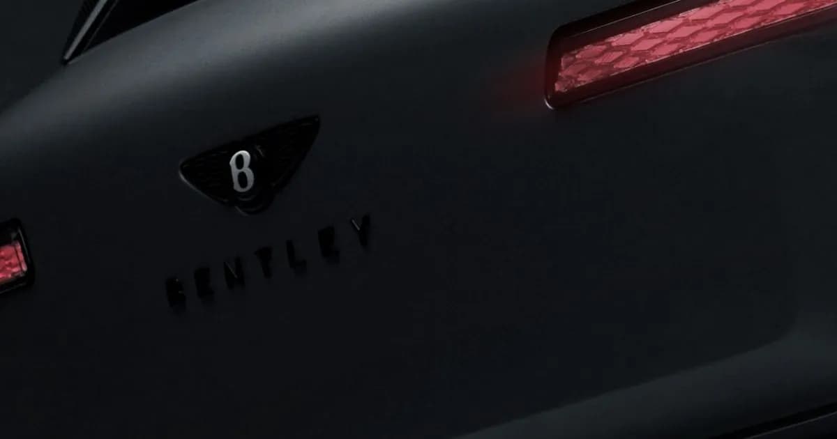 Bentley Torcal SUV listrik mewah tampak depan dengan gril kristal bercahaya dan garis atap menurun khas EV