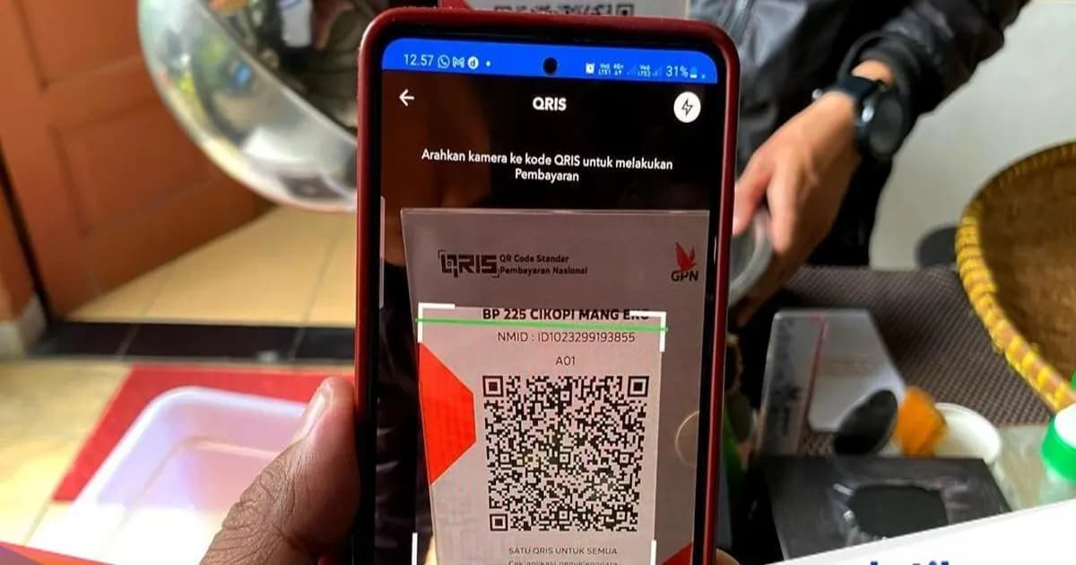 Ilustrasi transaksi digital menggunakan QRIS di Indonesia
