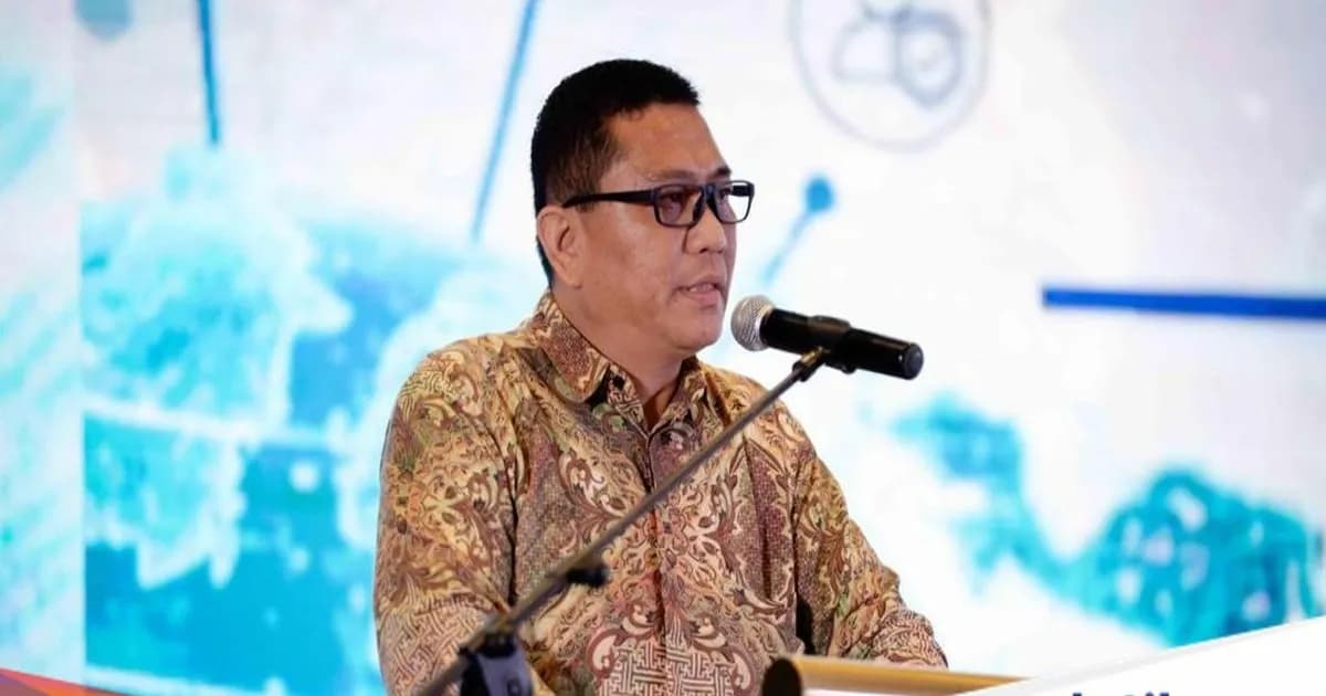 Ketua Umum Apjatel Jerry Mangasas Swandy dalam konferensi pers usai Munaslub II