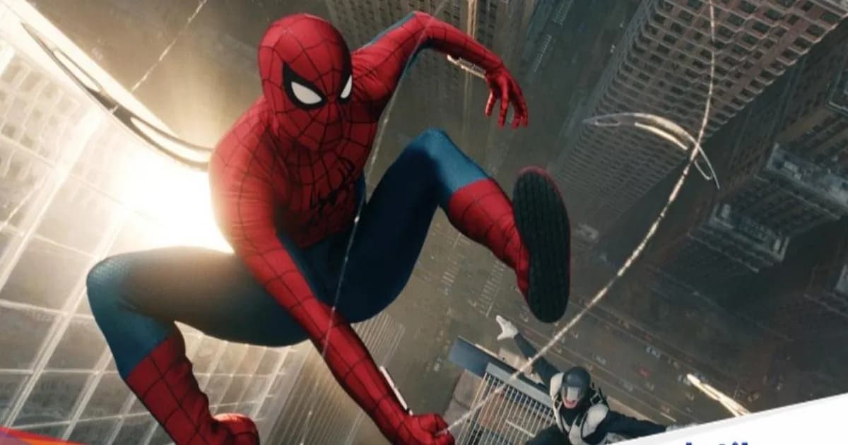 Poster film Spider-Man Brand New Day menampilkan Tom Holland dengan kostum baru