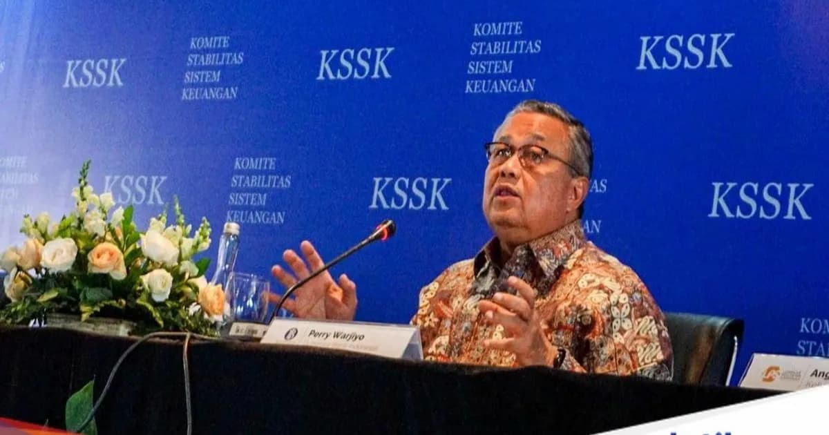 Gubernur Bank Indonesia Perry Warjiyo saat konferensi pers KSSK II 2026 di kantor OJK Jakarta