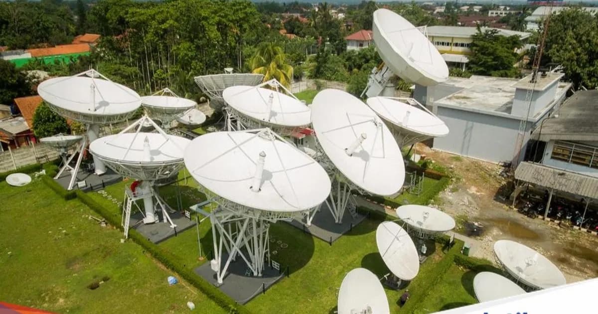 Ilustrasi satelit sebagai penopang konektivitas internet di wilayah terpencil Indonesia