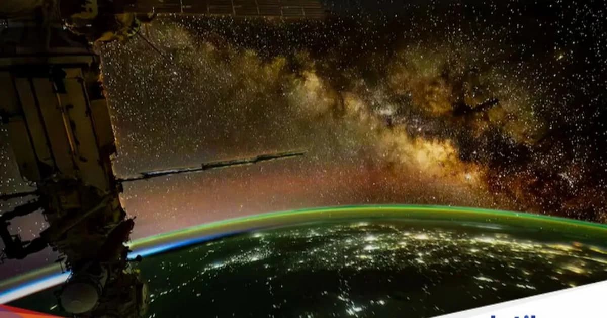Foto Bima Sakti yang diambil Don Pettit dari modul Cupola ISS menggunakan Nikon Z9