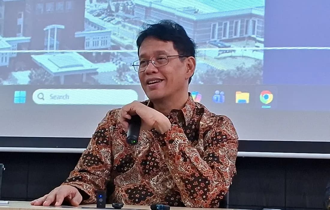 Menteri Keuangan Purbaya Yudhi Sadewa ditemui awak media di Kementerian Keuangan, Jakarta pada Selasa (21/4/2026).
