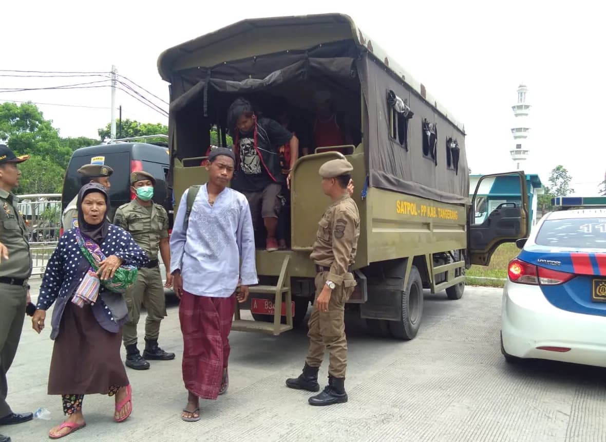 Potret penyanyi Vidi Aldiano saat tampil di panggung
