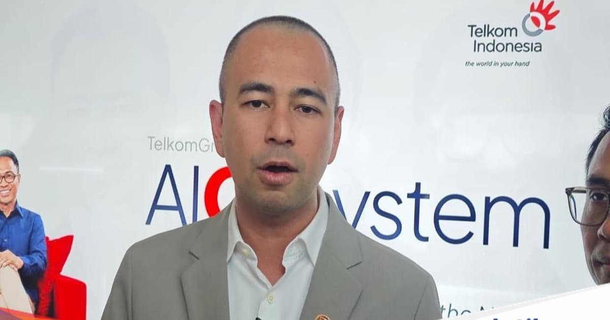 Utusan Khusus Presiden Bidang Pembinaan Generasi Muda dan Pekerja Seni, Raffi Ahmad, saat memberikan pernyataan di The Telkom Hub Jakarta
