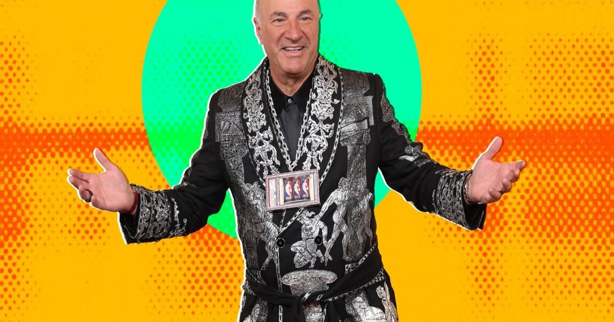 Kevin O'Leary dalam acara Shark Tank dengan ekspresi serius
