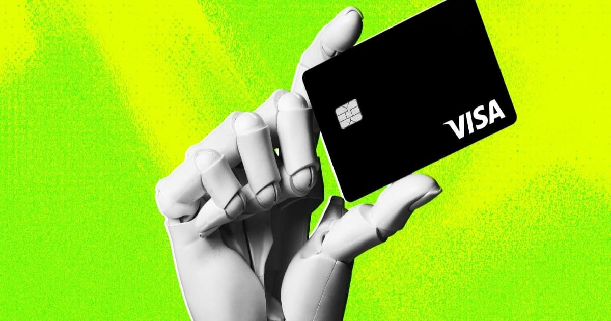 Ilustrasi tangan robot putih memegang kartu kredit Visa hitam dengan chip dan logo Visa, latar belakang gradien hijau kuning.