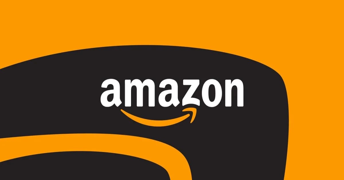 Ilustrasi logo Amazon dengan latar belakang dokumen hukum dan simbol denda FTC