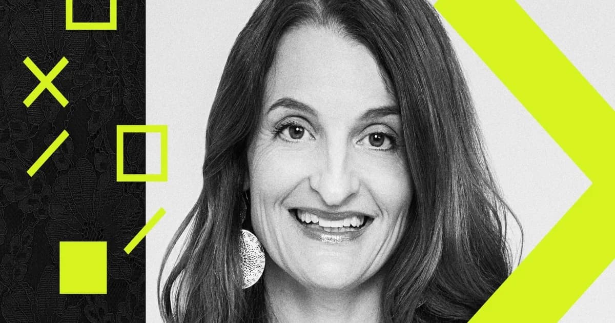 Amy Lanzi CEO Digitas North America berbicara di panggung Uber Villa Cannes Lions