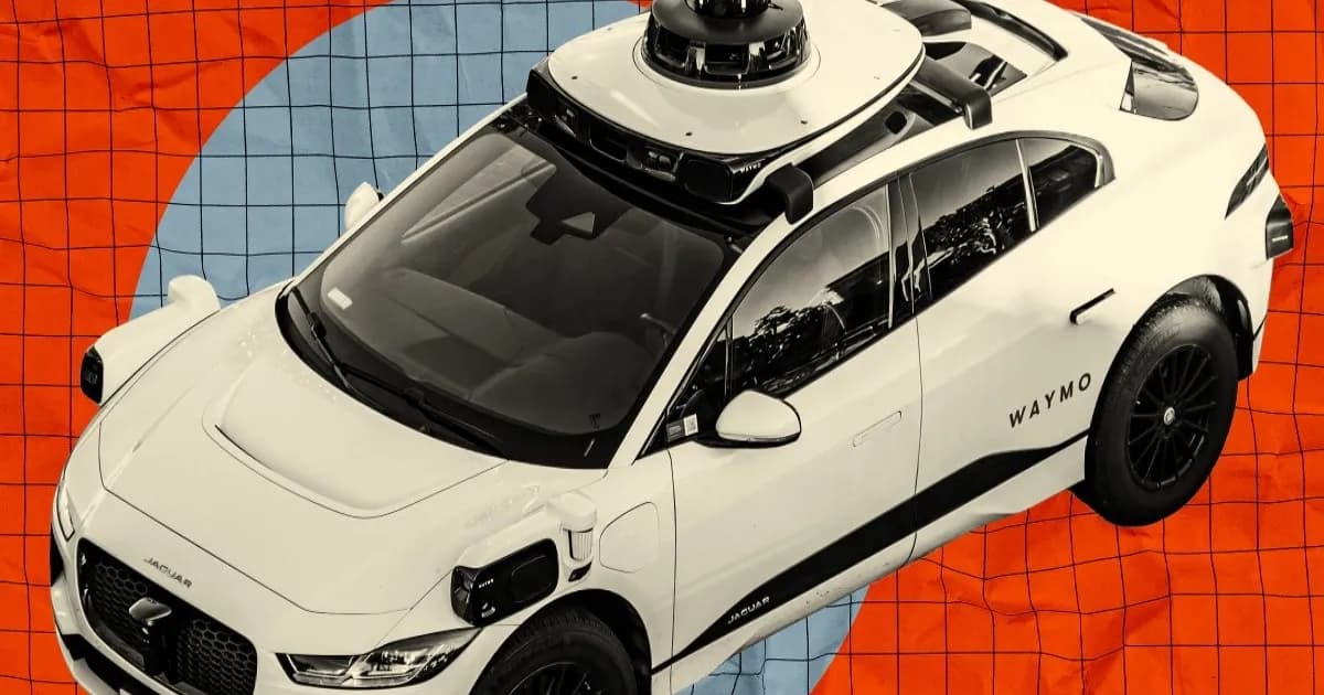 Ilustrasi kendaraan otonom Waymo terparkir di jalan San Francisco