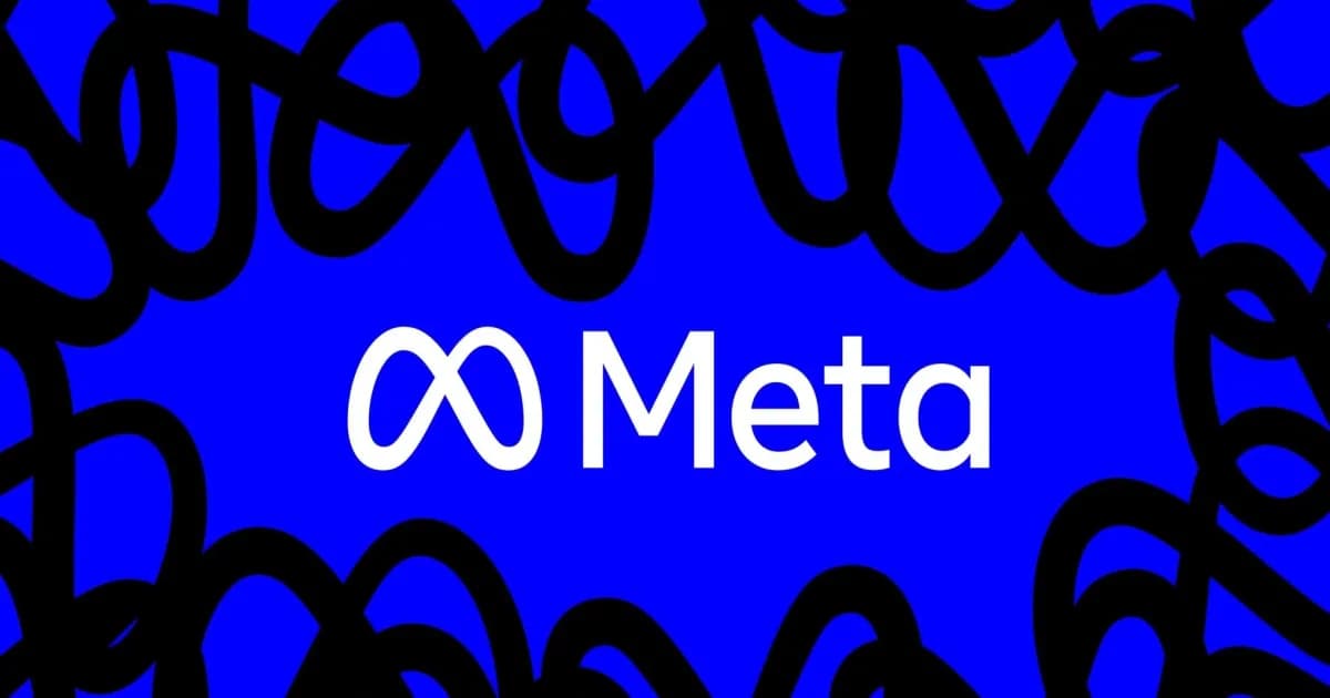 Logo Meta dengan latar belakang kode pemrograman dan antarmuka AI