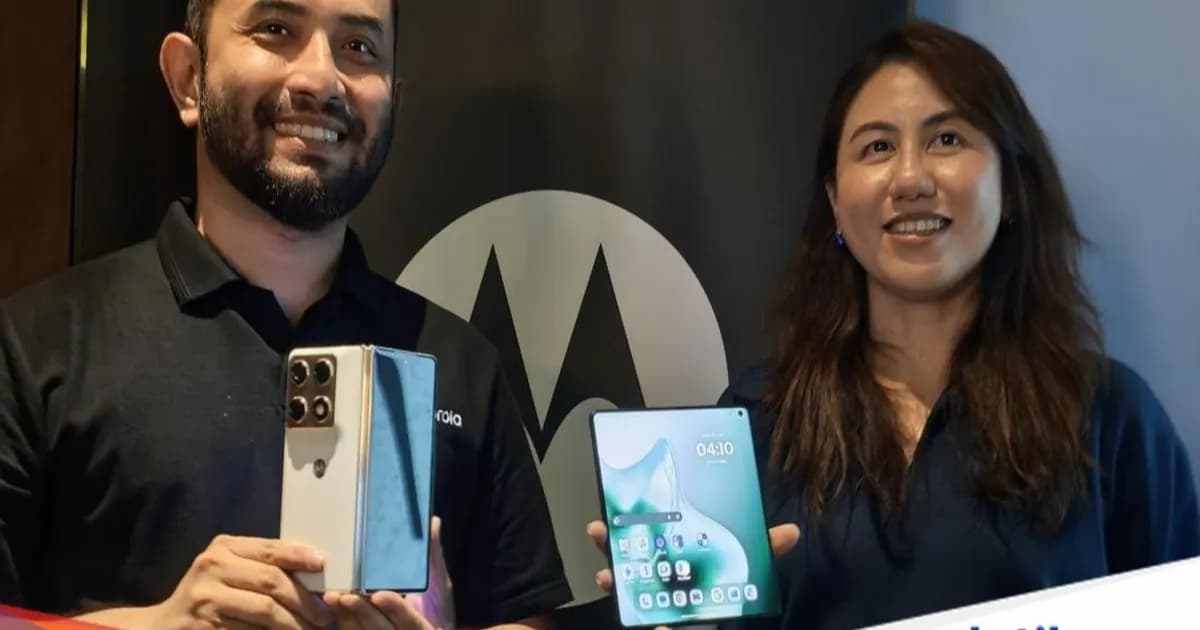 Motorola Razr Fold ponsel lipat book-style pertama Motorola dengan layar 8,09 inci dan tiga kamera 50 MP
