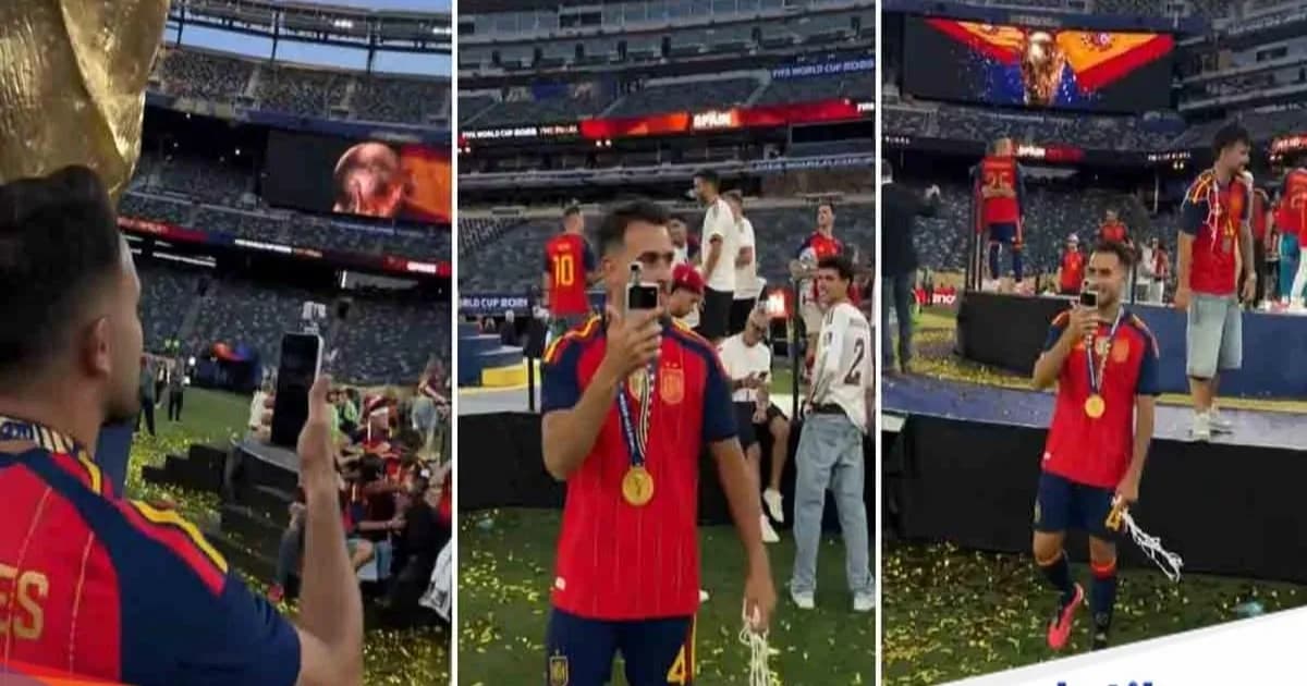 Honor Robot Phone dipegang Eric Garcia di lapangan New York Jersey Stadium saat perayaan juara Piala Dunia 2026