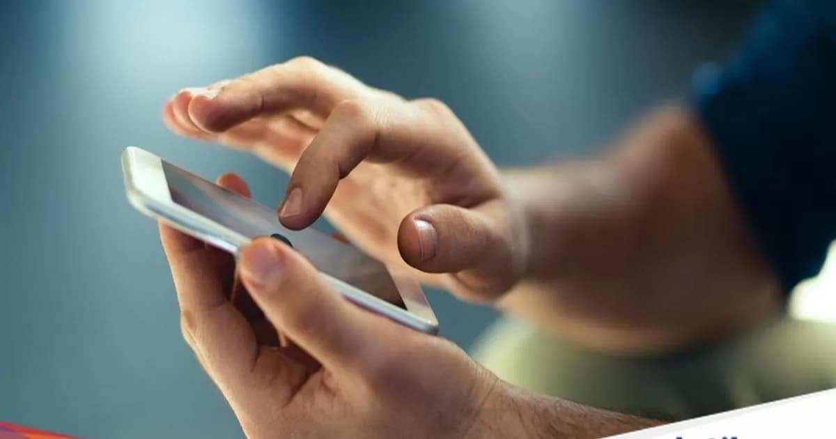 Ilustrasi ponsel dengan layar menampilkan notifikasi kuota internet