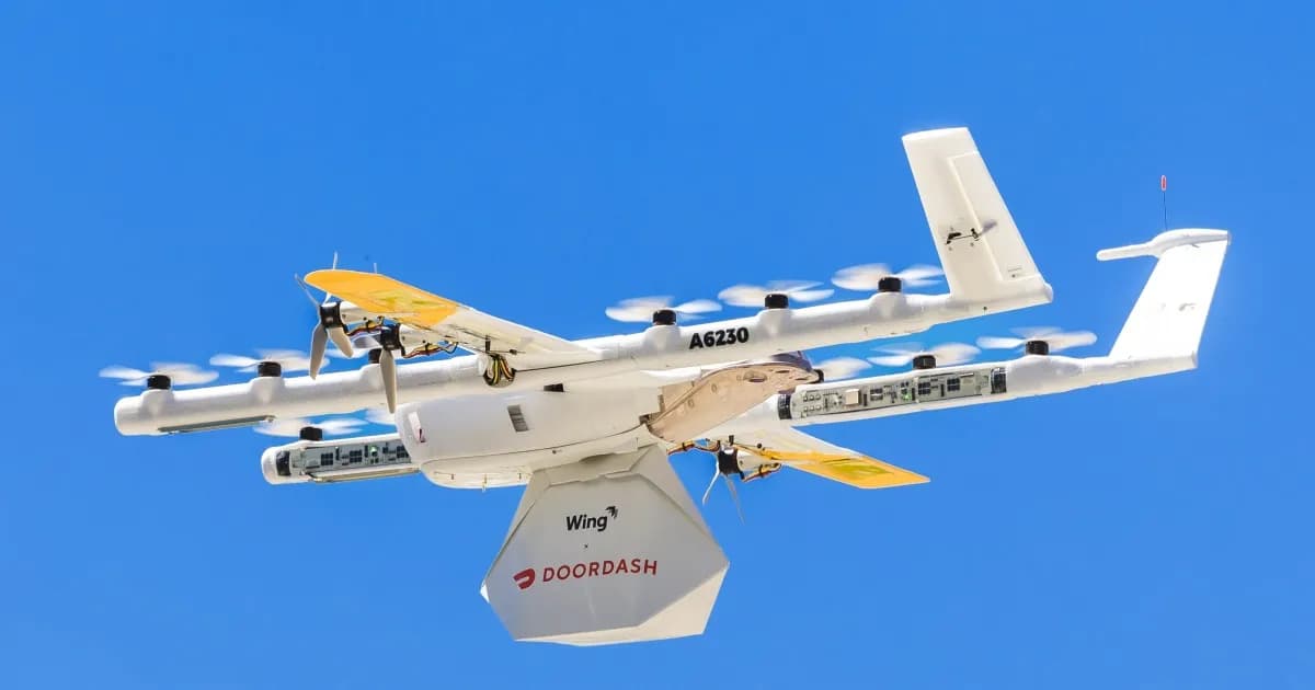 Drone DoorDash Air terbang mengirimkan makanan ke pelanggan