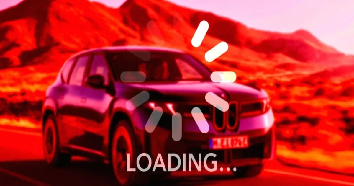 Mobil BMW dengan overlay layar merah saat iklan muncul di sistem infotainment