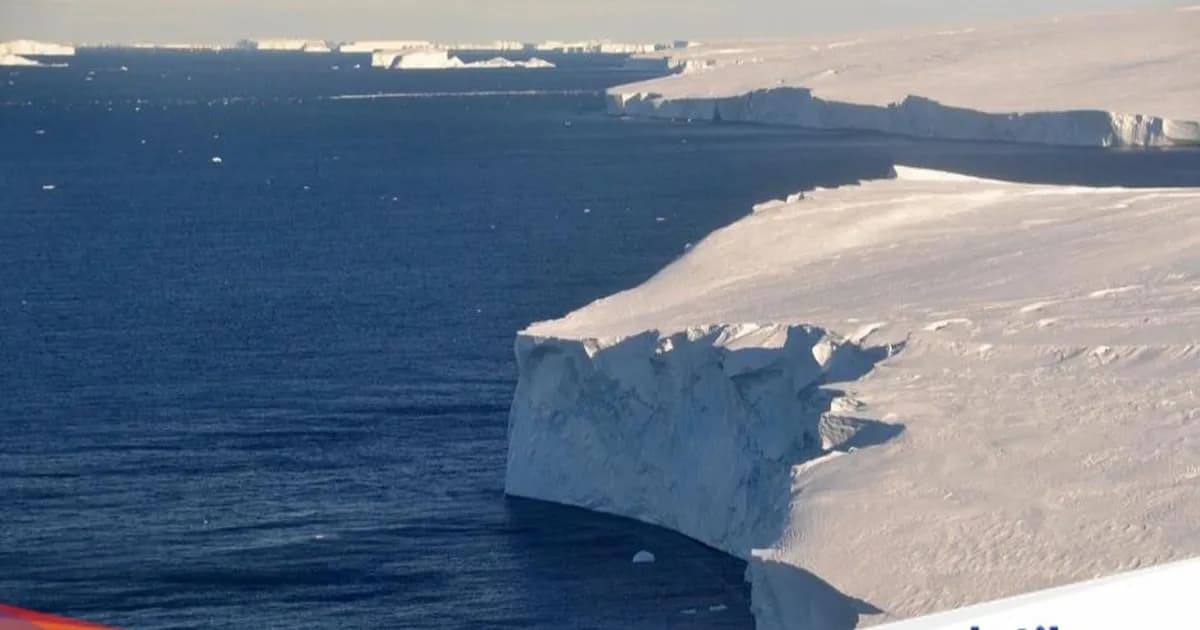 Studi: Air Hangat Mengikis Gletser Thwaites di Antarktika
