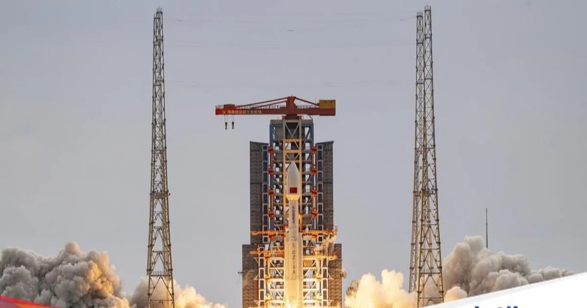 Roket Long March-8A China meluncur membawa satelit internet dari Pusat Peluncuran Antariksa Komersial Hainan