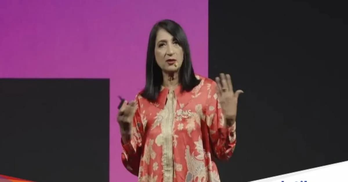 Nandini Ramani Vice President Governance and Compliance AWS berbicara tentang adopsi AI di Indonesia pada AWS Summit Jakarta 2026